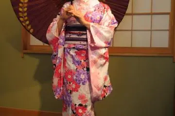 How about a kimono and traditional parasol?