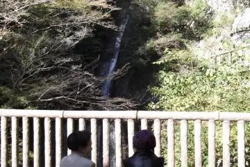 <p>The first waterfall, a nice spot for lunch in warm weather</p>