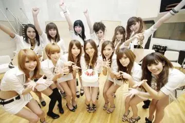 The food is good, but the waitresses are the main draw (Photo: Hanako)