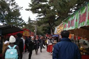 ตลาดนัดที่มีขึ้นในวันที่ 25 ของทุกเดือน