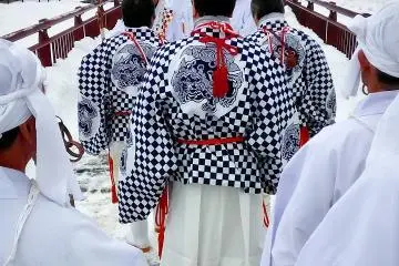 Sange Sange procession through the town
