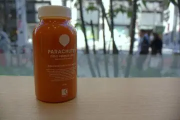 루이 백화점 1층에서 파는 신선한 과일 쥬스