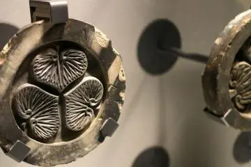 Salah satu simbol raja pada kastil