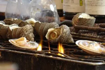 Tiram, kerang, dan segala jenis seafood