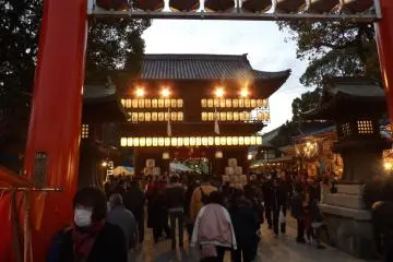 Pintu masuk menuju Tsubaki Jinja