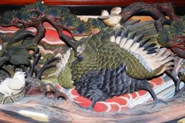 The master carver liked animals and he included them often in his carvings