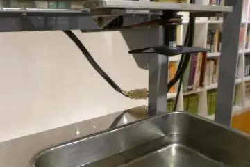 Another display of silk actually being made in front of your eyes