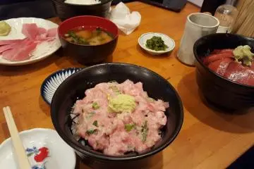 Oo Toro, perut tuna berlemak