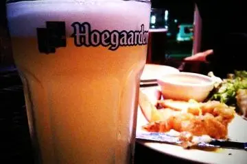 Hoegaarden is on tap from December to May at Man in the Moon opposite New Miyako Hotel, just west of the Hachijoguchi Exit of JR Kyoto Station Southern Side (Photo: <a href="http://www.flickr.com/photos/omoon/6263479338/" target="_blank" rel="noreferrer noopener nofollow">Sotaro Omura</a>)