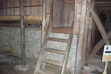 Stage elevator from below (lifted up by hand)