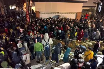 Slowly the other rope is pulled through the loop