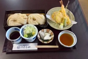 Tempura dan udon dingin