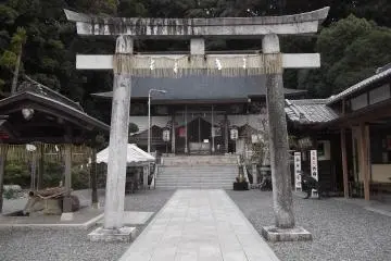 The gate to the shrine precinct