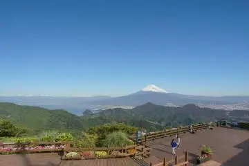 Izunokuni Panorama Park has an amazing view of both Mount Fuji and Suruga Bay