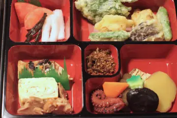 Kawasemi Honkan - Bento lunch