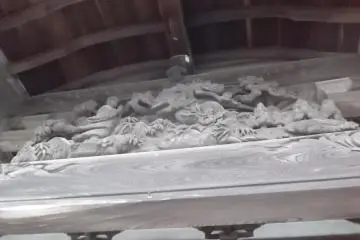 More elaborate carvings