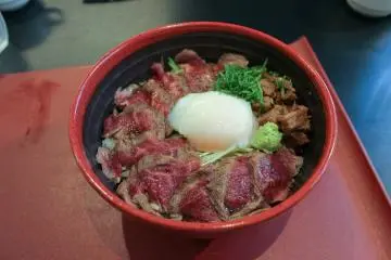 아카우시 다이닝 요카요카의 아카우시 야키니쿠동