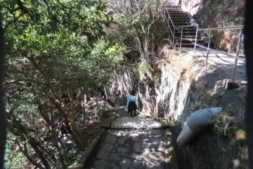 Steps down to stone Buddha