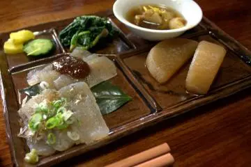 Healthy vegetables in various forms make up this delectable lunch set