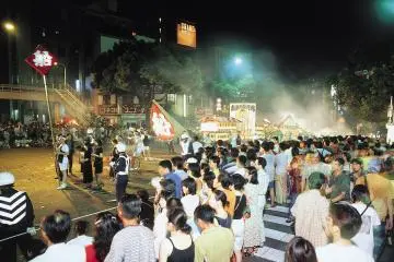 Shoro Nagashi Nagasaki (Photo: Nagasaki Prefecture)