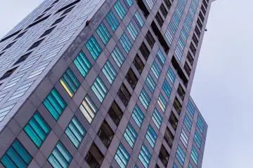 Mojiko Retro Highmart has an observation deck and cafe on the 31st floor