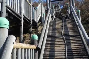Obstacle course, climbing up