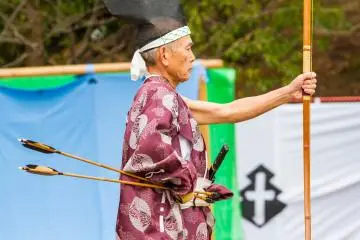 Each archer shoots 2 arrows per round