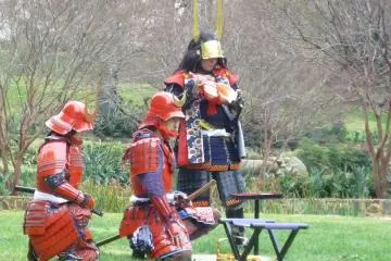 Des samouraïs en armure