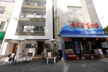 Outside view- next to Oyster restaurant