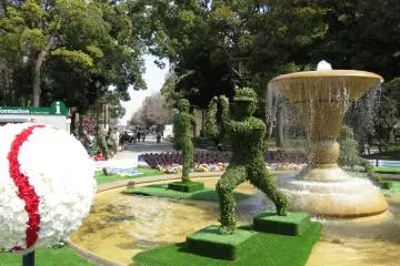Baseball at the fountain, Yokohama Park