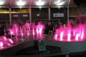 Colored fountains