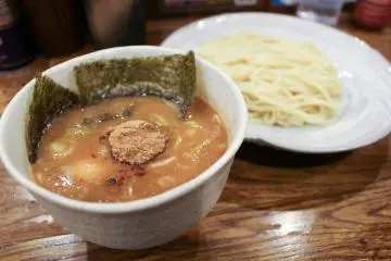 Closer look at the tsukemen dipping broth.