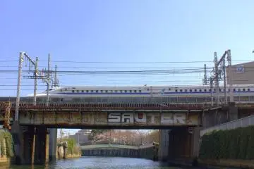 A lucky Shinkansen shot