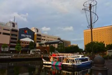 A water bus in front of World Porters