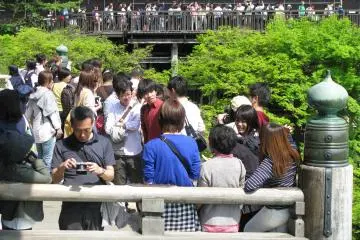 Famous places are crowded in Kyoto!