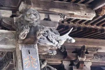 Skillfully carved details