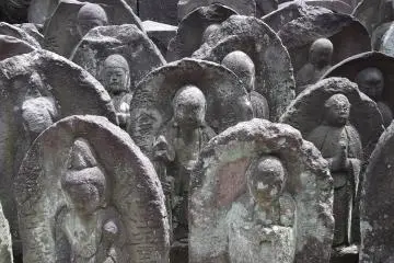 Nisan makam kuno