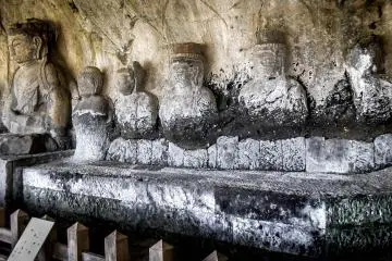 Reaching the last set of statues