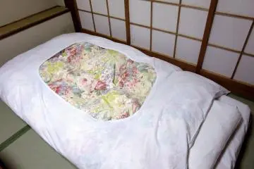 Un futon chaud et comfortable