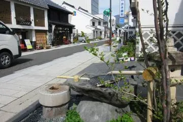 In Matsumoto you can often meet wells of spring water