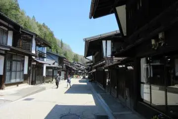 I bet Narai was more crowded in the past