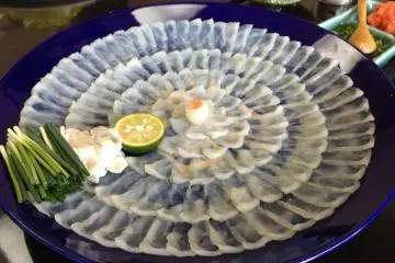 Delicately sliced, beautifully arranged, potentially deadly Fugu (Photo: PPF)
