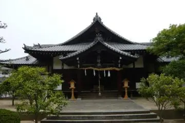 Yu Jinja shrine from the front