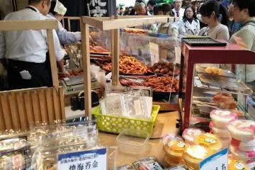 อาหารพร้อมทานนานาชนิด