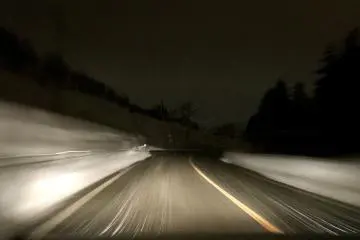 Snowfall on the way back from the Tokamachi Snow Festival