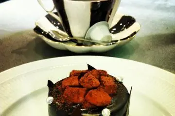 Cake Noir and Coffee