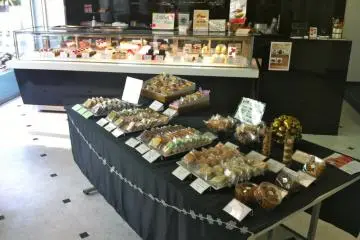 Cake shop