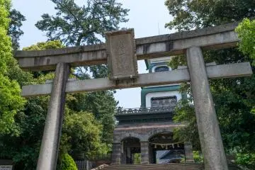 Oyama Shrine, dedicated to the former Maeda clan leader 