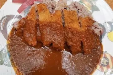 ข้าวหน้าแกงกะหรี่ แสนอร่อย