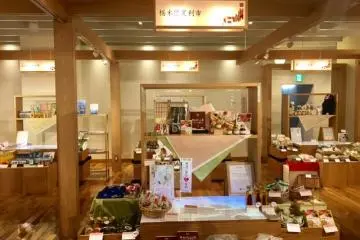 Stands de la tercera planta, en el "salón del viajero"